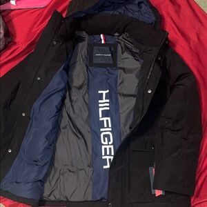 Tommy Hilfiger Men's Black and Navy Hooded Puffer Jacket